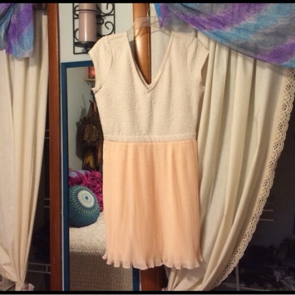 🎉HP🎉Pins & Needles vintage pleated dress large - Picture 2 of 4