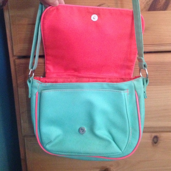 Purse - Picture 2 of 4