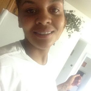 Meet your Posher, Angelia