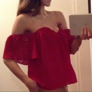 Line & Dot Blonde Ambition Flutter Top in Red💃