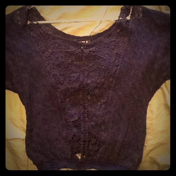 Really cute knitty blue blouse!