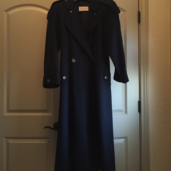Black trench beautiful overcoat