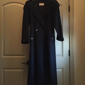 Black trench beautiful overcoat
