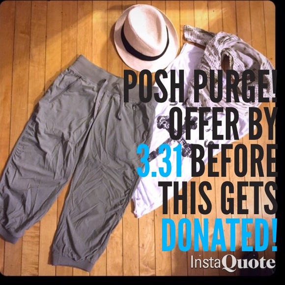 H&M nylon sport capris.  Great for traveling!