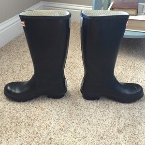 Hunter black boots