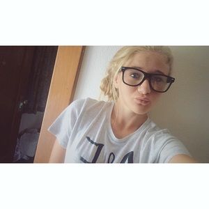 Meet your Posher, Leigha