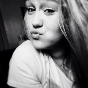 Meet your Posher, Alexis renee