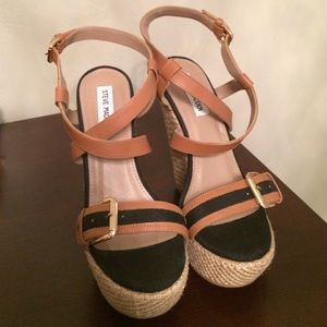 Steve Madden two-tone wedges, black and brown
