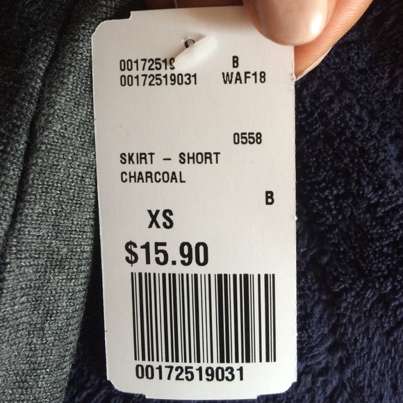 Forever 21 feet Skater skirt - Picture 3 of 3