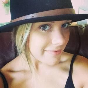 Meet your Posher, Elissa