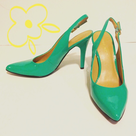 Nine West sea foam green heels
