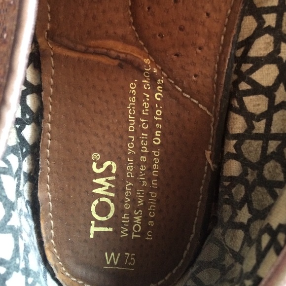 Pink sparkly toms - Picture 2 of 3