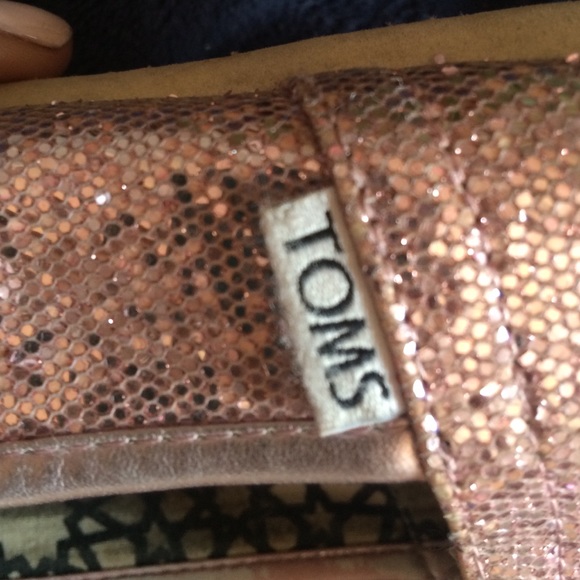 Pink sparkly toms - Picture 3 of 3