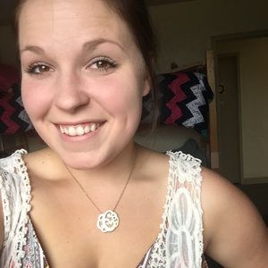 Meet your Posher, Cierra