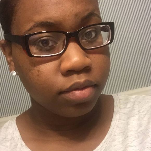 Meet your Posher, Ariel - Picture 1 of 1