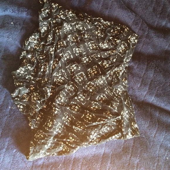 Black and white shorts - Picture 1 of 1