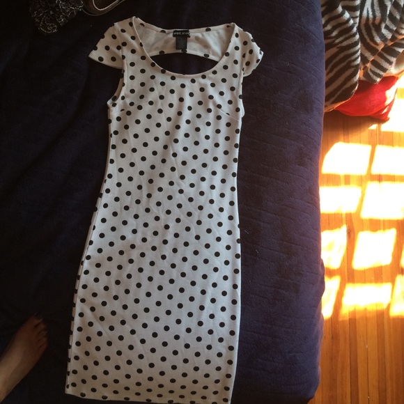 Black and white dress - Picture 1 of 3