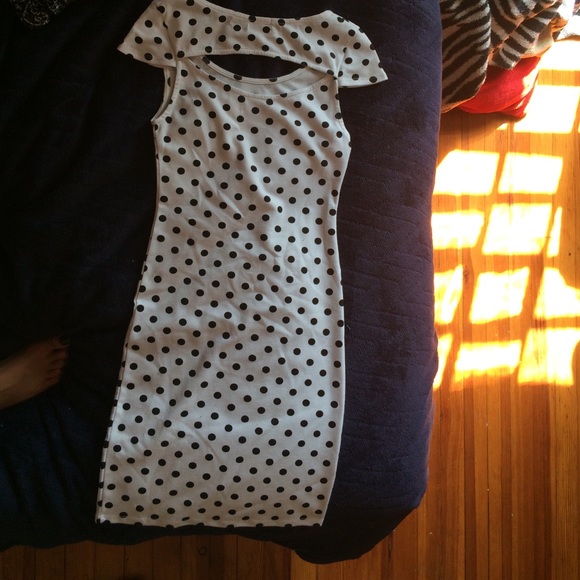 Black and white dress - Picture 2 of 3