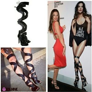 📢📢SOLD📢📢 SALE TODAY ONLY...Thigh high boots