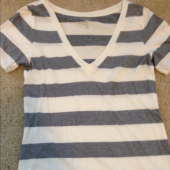 Old Navy Navy Blue Stripe V-neck T XS - Picture 2 of 2