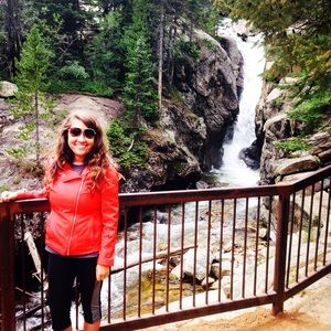 Meet your Posher, Kandi