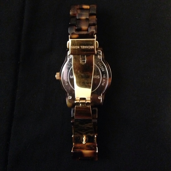 Michael Kors Tortoise watch - Picture 2 of 4