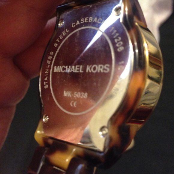 Michael Kors Tortoise watch - Picture 4 of 4