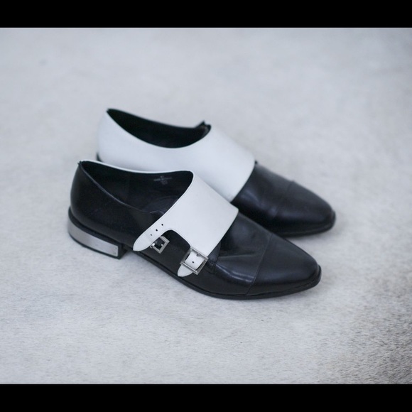 Kurt Geiger Brogues - Picture 1 of 3