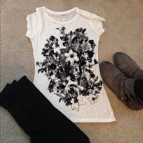 Express Burnout Graphic T XS - Picture 2 of 2