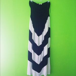 Black and White Chevon Print Maxi Dress