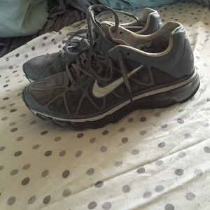 Grey Nike plus air max