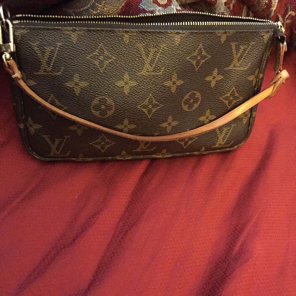 Louis Vuitton pochette more pictures