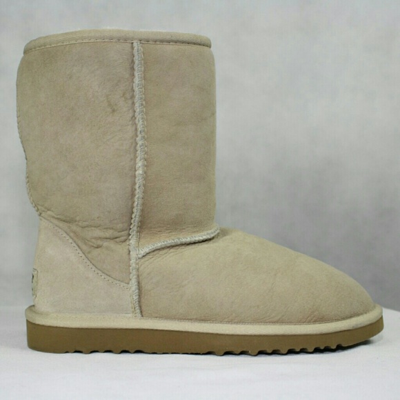 UGG AUSTRALIA SAND CLASSIC SHORT BOOTS SIZE 6