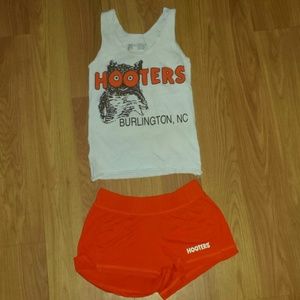 Hooters outfit