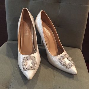 Silver stiletto party pumps sz 8