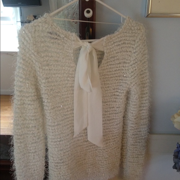 Winter white Jennifer Lopez sweater.