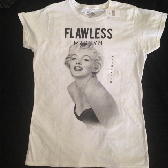 Marlyin Monroe T- Shirt ❤️💄💋💋💋 - Picture 1 of 3