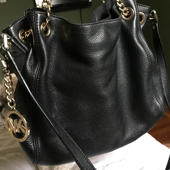 Micheal kors leather bag