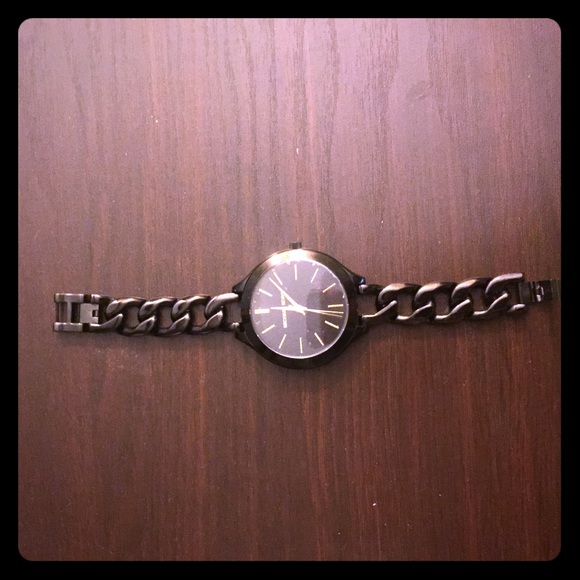 Woman's chain link watch