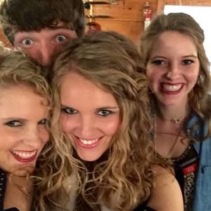 Meet your Posher, Kendra