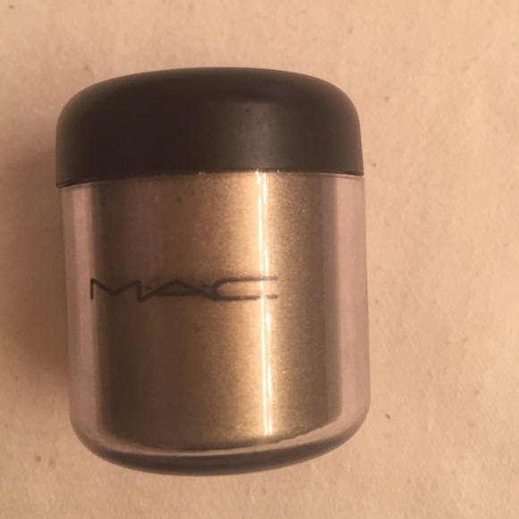 MAC Pigment