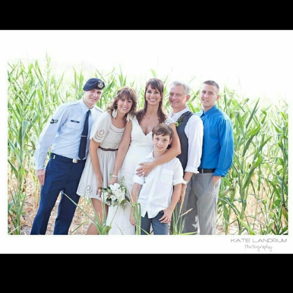 Welcome to my closet! - Picture 4 of 4