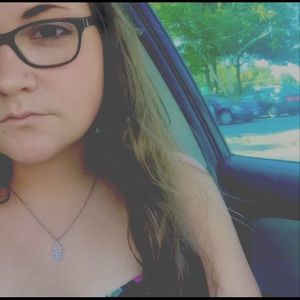 Meet your Posher, Ari