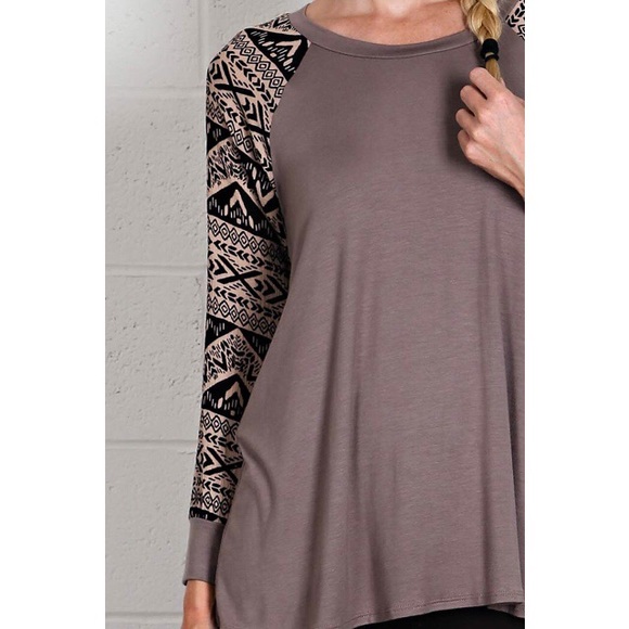 SOLD OUT! Aztec Sleeve Solid Flaring Top - Picture 4 of 4