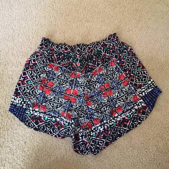 Casual shorts - Picture 2 of 2