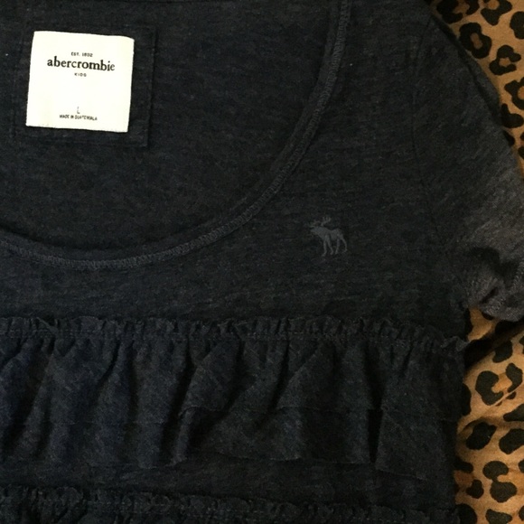 Navy blue Abercrombie top with ruffles. - Picture 2 of 2