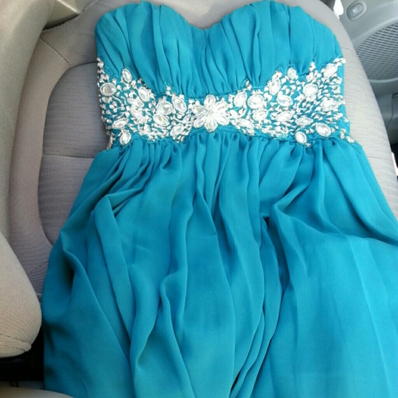 Evergreen short formal dress