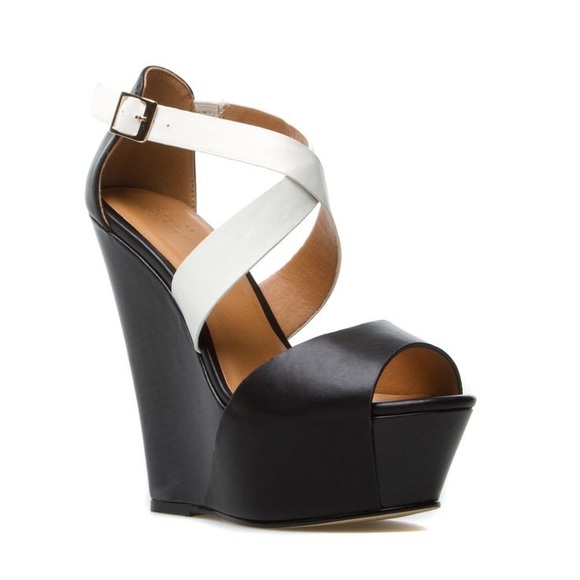 Black & White Wedges
