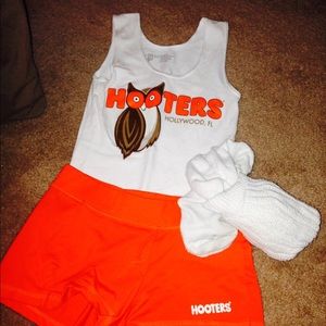 Authentic HOOTERS Halloween costume! New logo