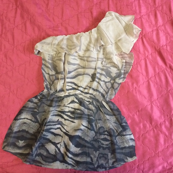 Forever21 one-shoulder top